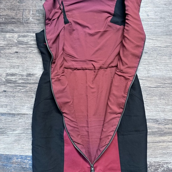 BCBG Red and Black Sleeveless Sheath Mini Dress for Cocktail - Picture 3 of 8